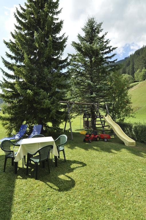 Ferienwohnungen Bailom Elbigenalp Zimmer foto