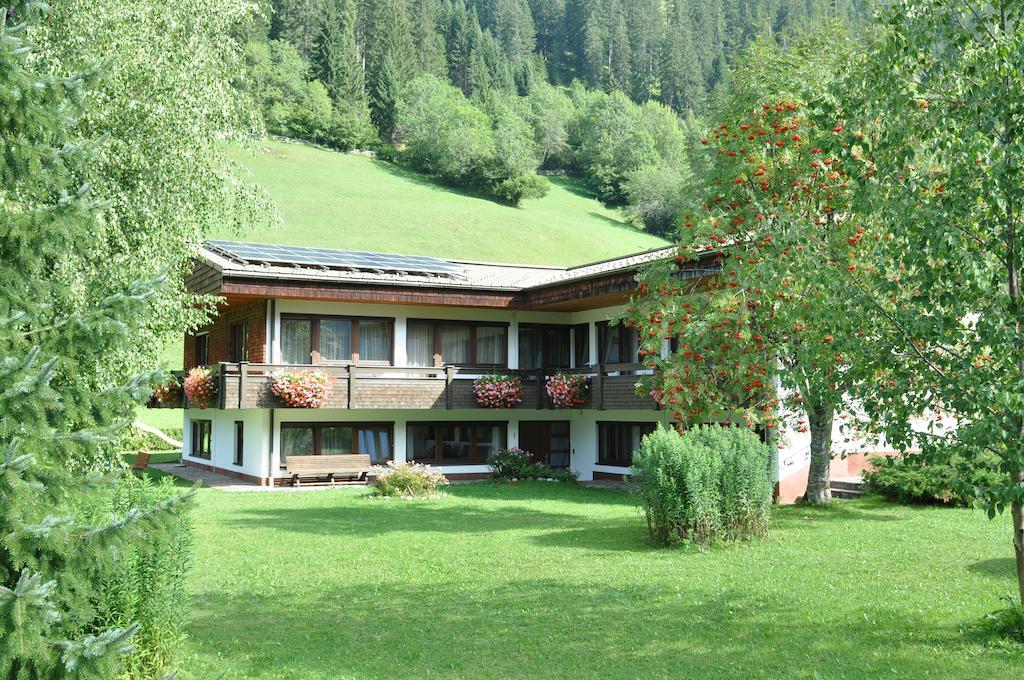 Ferienwohnungen Bailom Elbigenalp Exterior foto